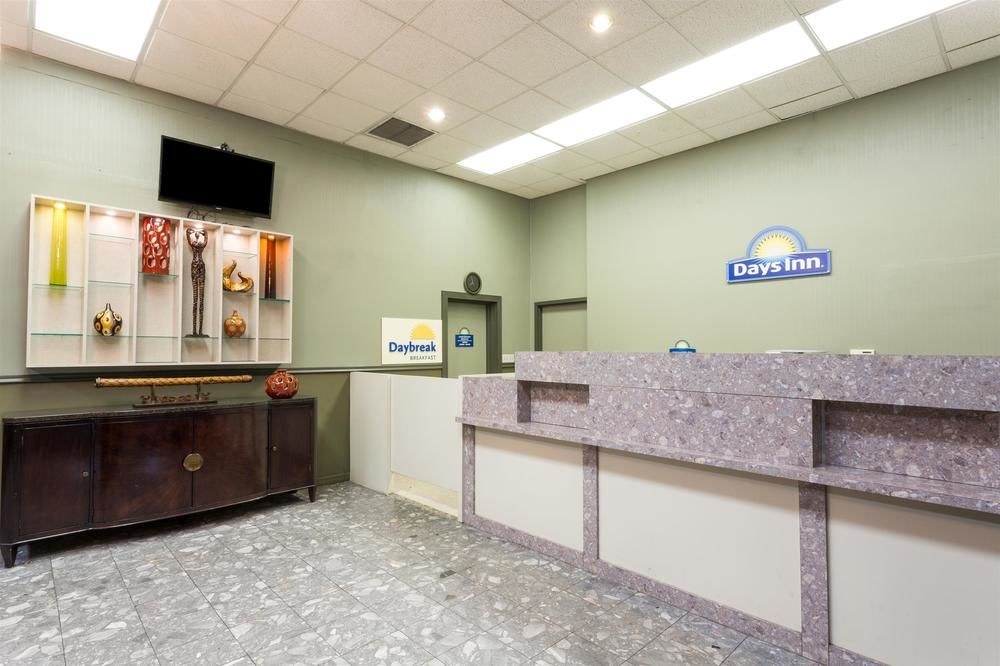 Days Inn by Wyndham N Orlando/Casselberry photo 1