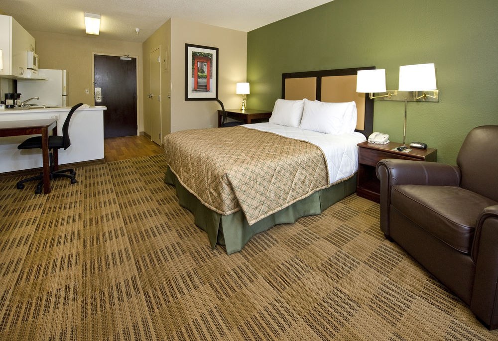 Extended Stay America Suites Miami Airport Blue Lagoon photo 1