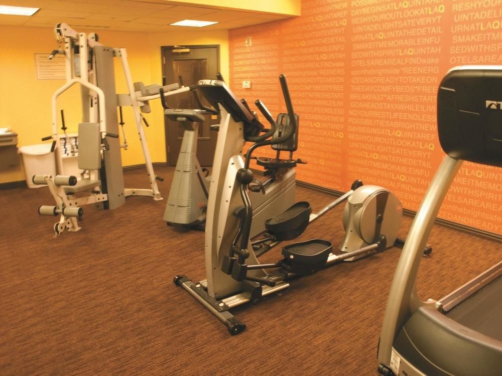 La Quinta Inn & Suites by Wyndham Austin Airport photo 1
