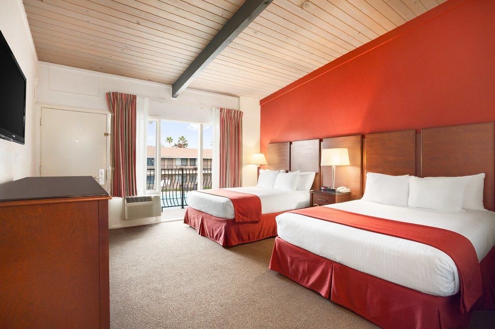 RAMADA BY WYNDHAM SAN DIEGO NORTH HOTEL & CONFERENCE CENTER