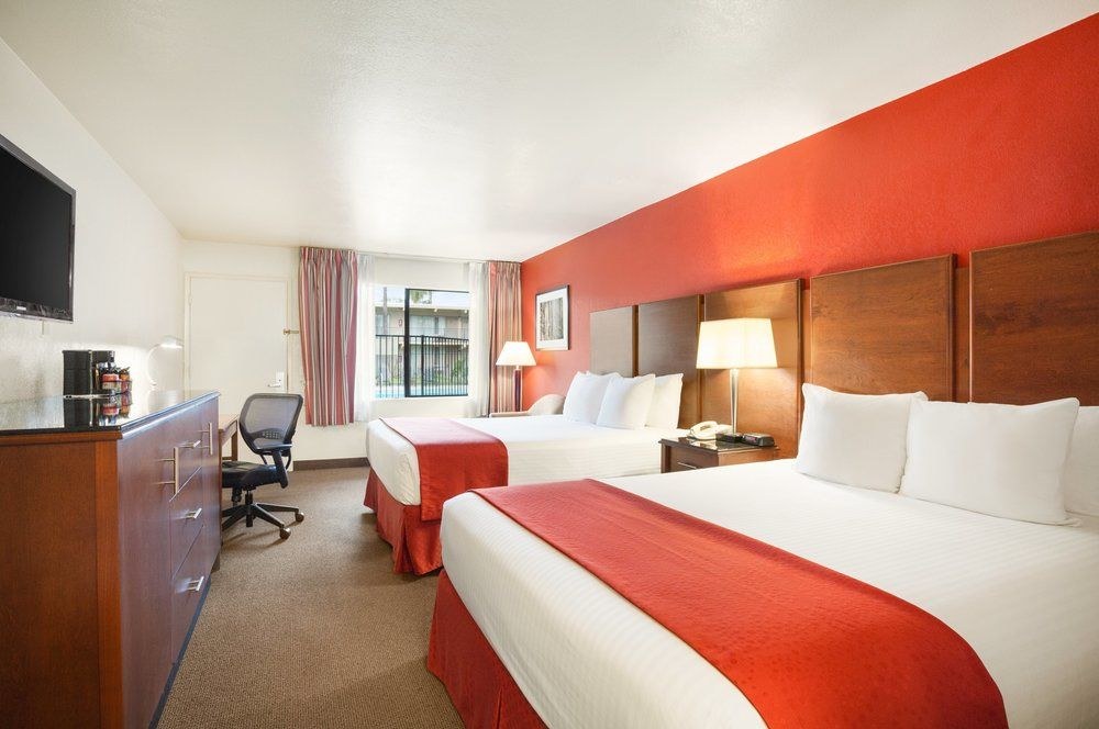 RAMADA BY WYNDHAM SAN DIEGO NORTH HOTEL & CONFERENCE CENTER photo 1