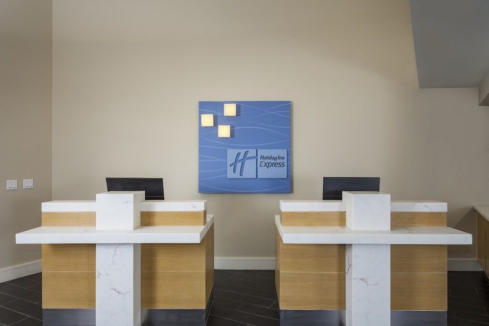 Holiday Inn Express & Suites La Jolla ¿ Windansea Beach by IHG