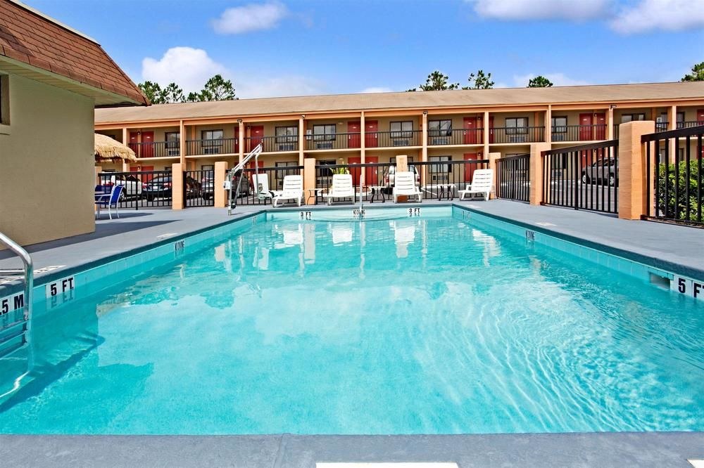 Super 8 by Wyndham Kissimmee/Maingate/Orlando Area photo 2