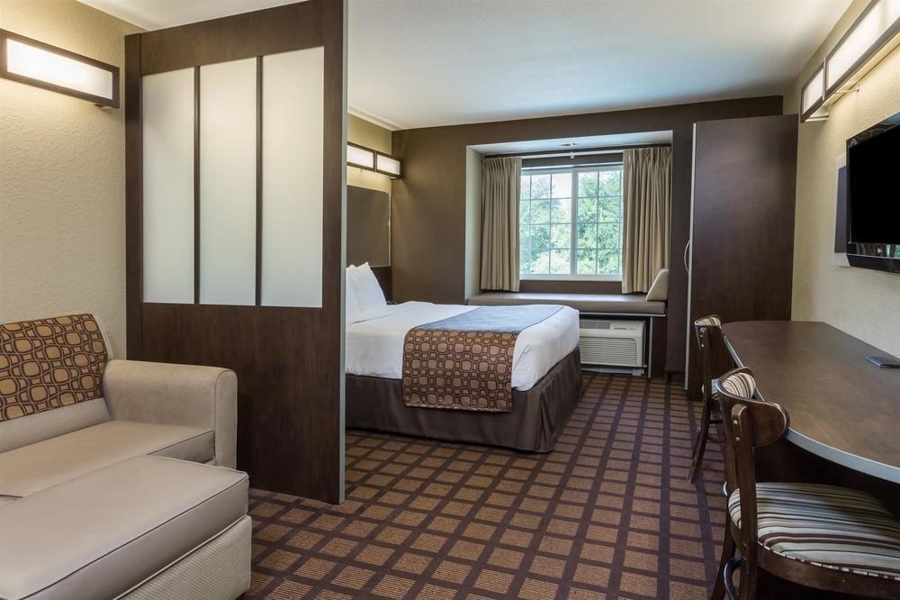Microtel Inn & Suites by Wyndham Jacksonville Airport