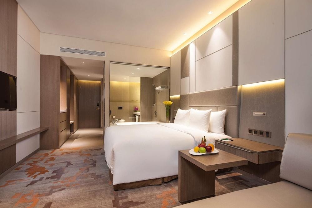 RADISSON EXHIBITION CENTER SHANGHAI photo 4
