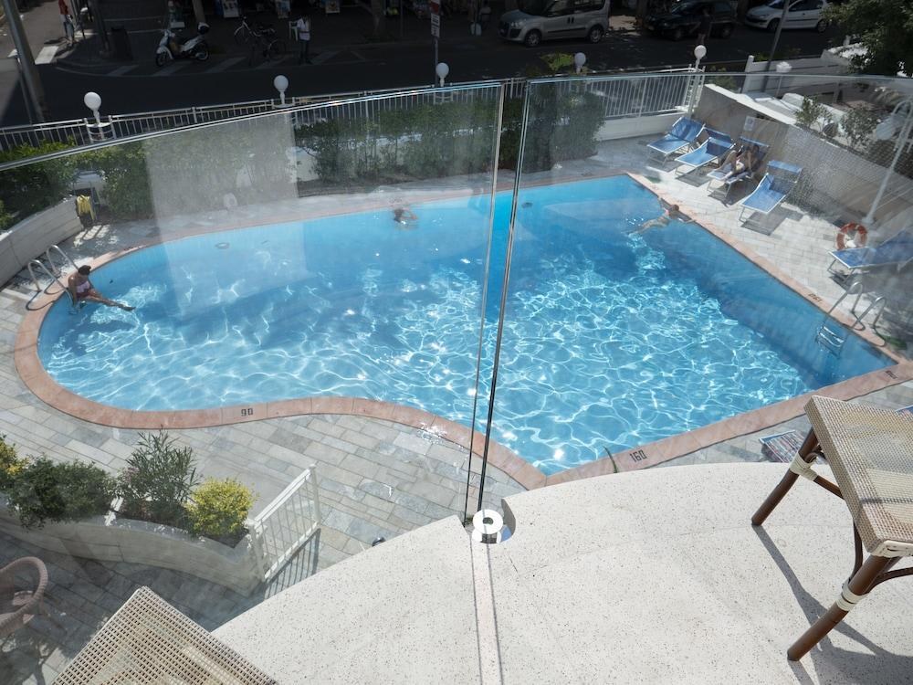 HOTEL AMBASSADOR photo 3