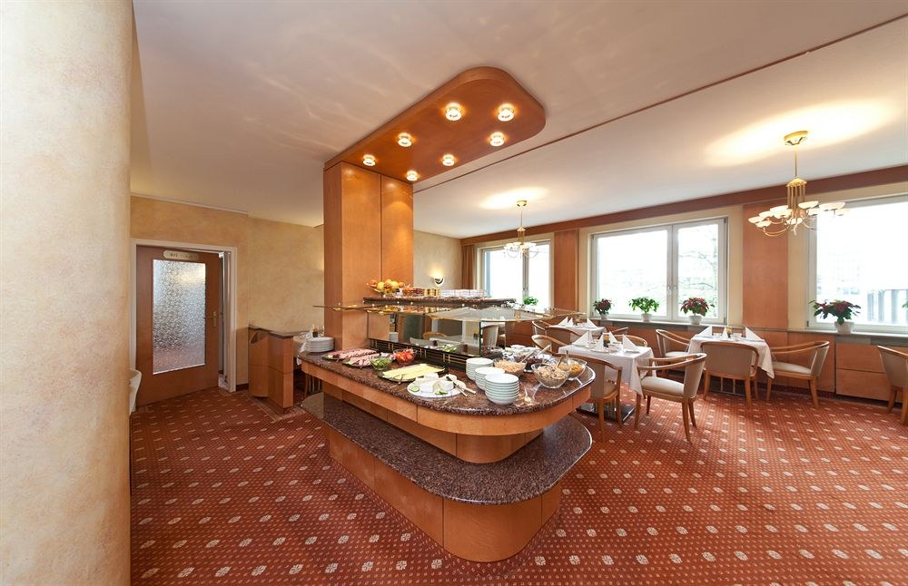 Novum Hotel Stuttgart Hauptbahnhof - Rieker photo 1