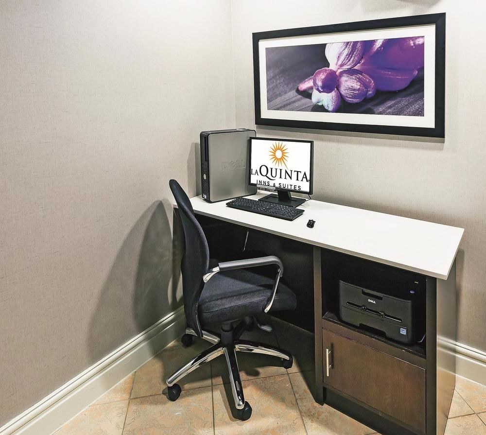 La Quinta Inn & Suites by Wyndham Dallas - Addison Galleria