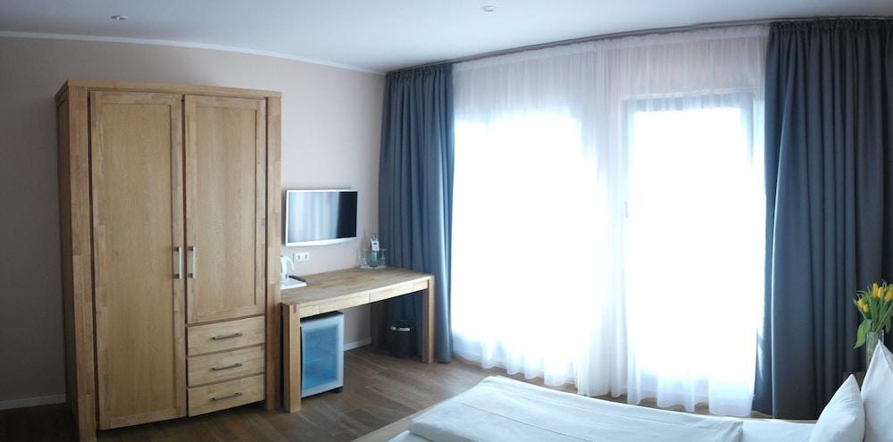 Hotel Attache photo 2