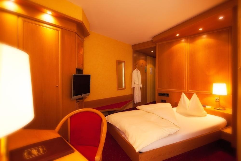 Hotel Azenberg photo 1