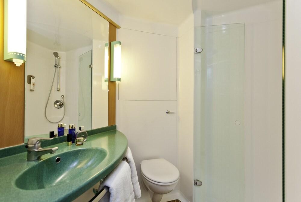 B&B HOTEL Lourdes Centre photo 4