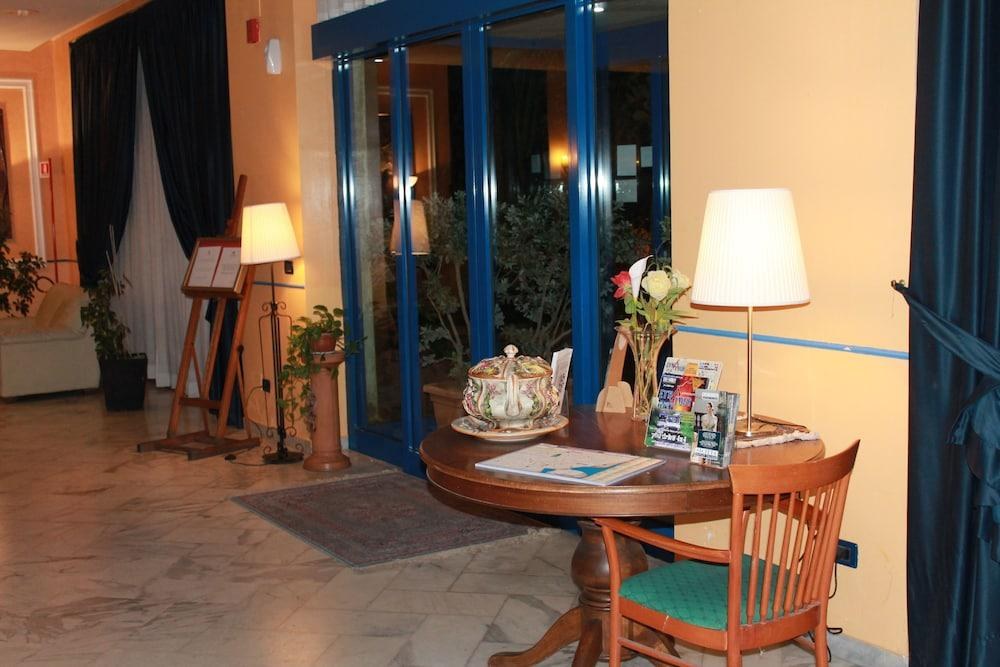 Miramare photo 3