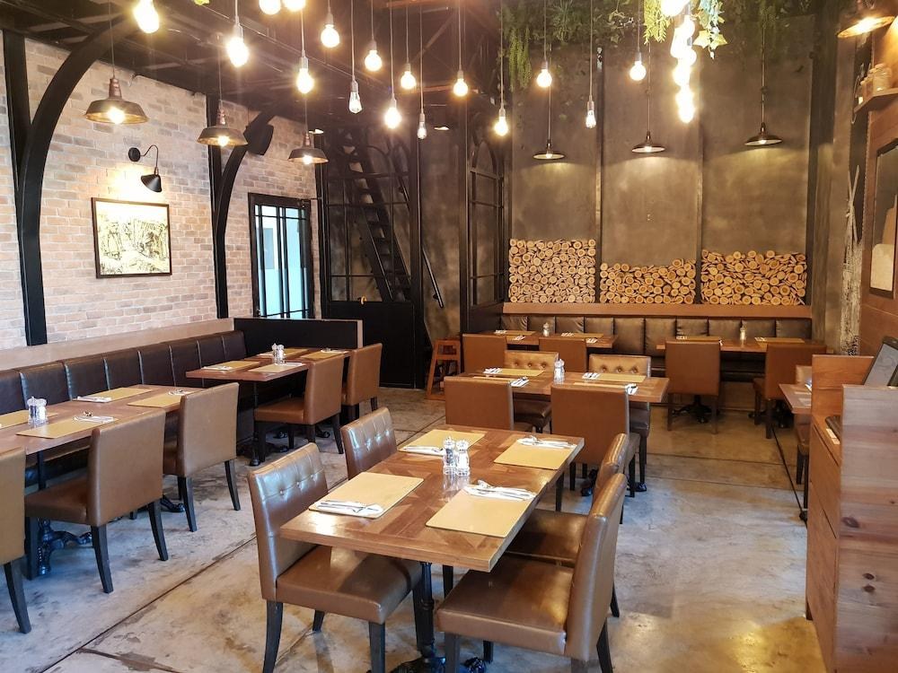 Somerset Ekamai Bangkok photo 3