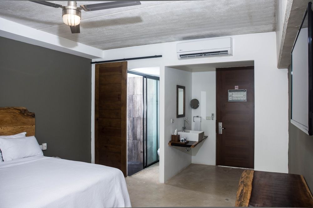 HOTEL 52 photo 1