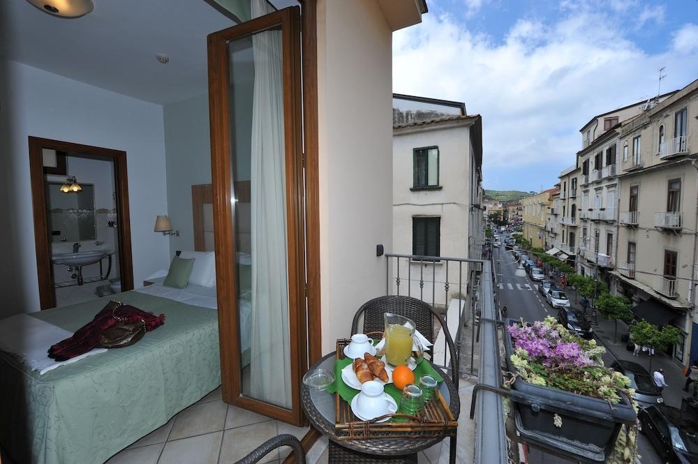 SORRENTO CITY photo 3