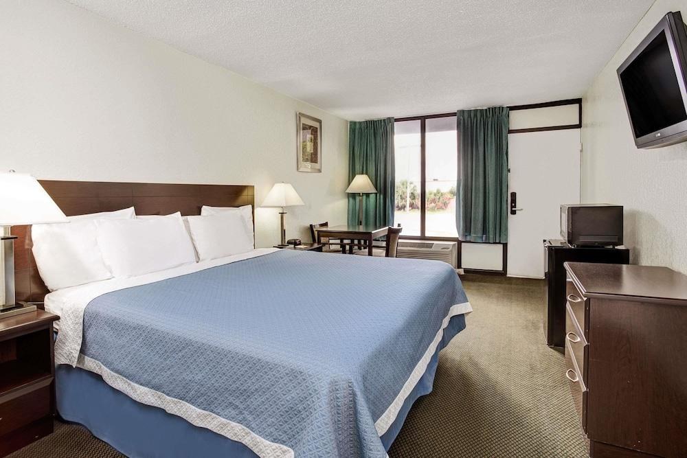 Baymont by Wyndham Orlando Lake Buena Vista South photo 4
