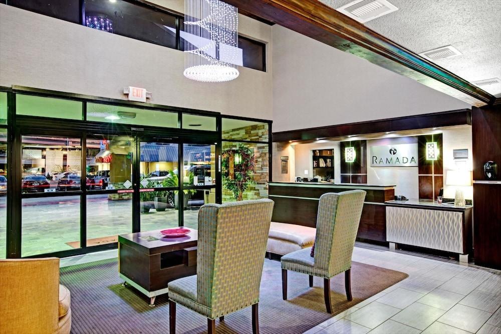 Ramada by Wyndham Houston Intercontinental Airpt S photo 2