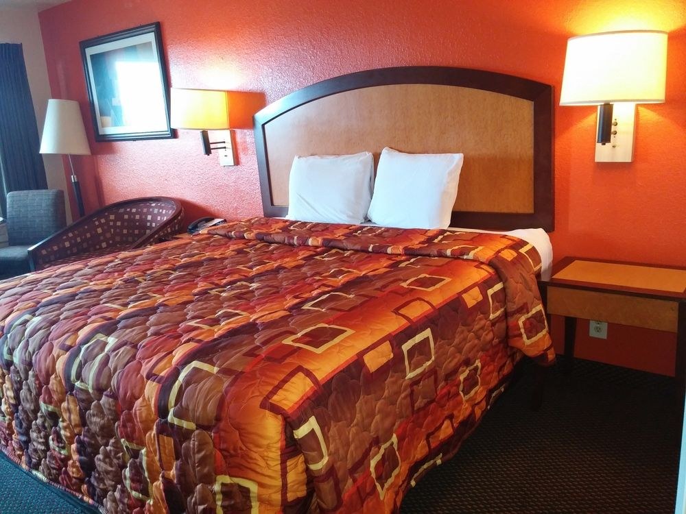 Travelodge by Wyndham Houston Hobby Airport photo 1