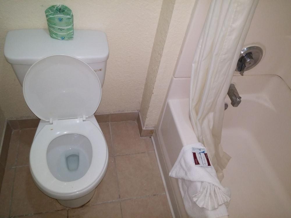 Travelodge by Wyndham Houston Hobby Airport photo 3