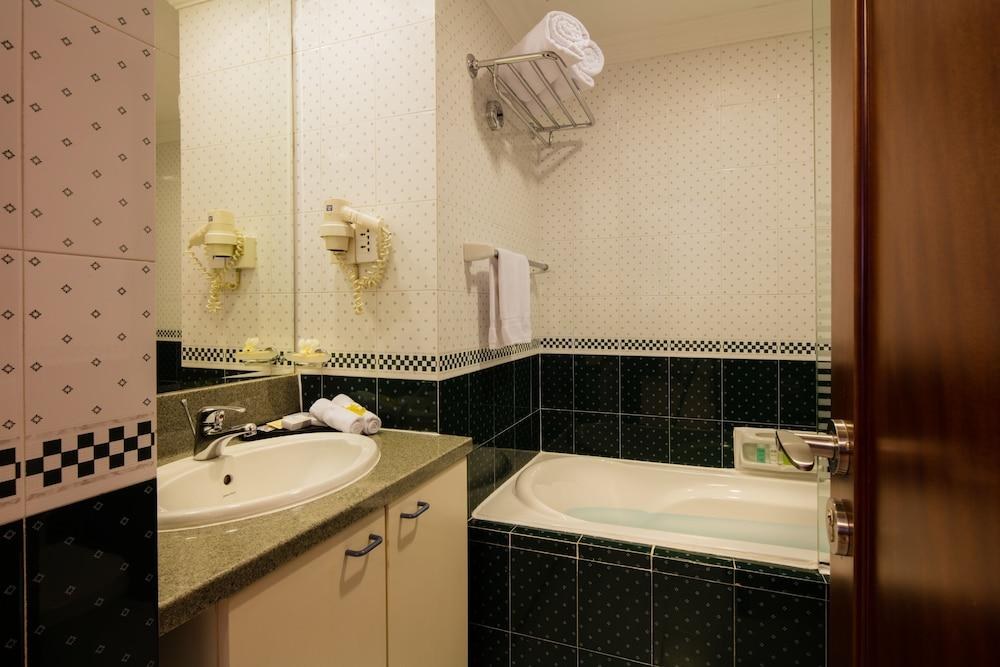 Norfolk Mansion - Luxury Serviced Apartment photo 3
