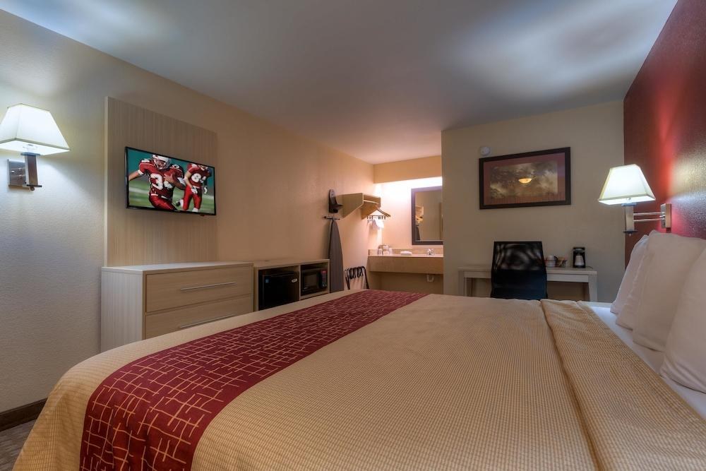 RED ROOF INN EAST MEMPHIS