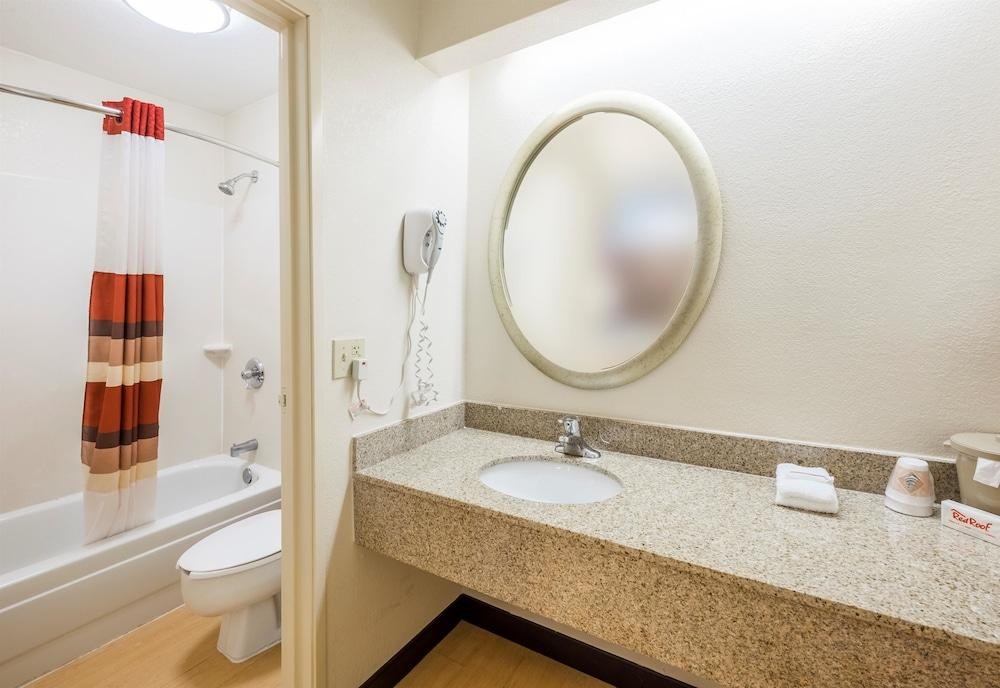RED ROOF INN JACKSONVILLE ORANGE PARK photo 4