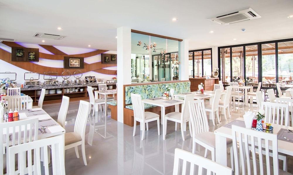 THE PHU BEACH HOTEL photo 4