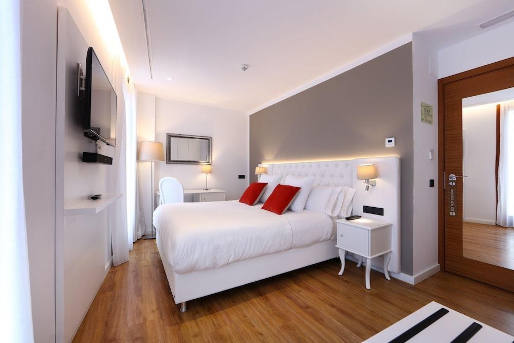 BO HOTEL photo 2