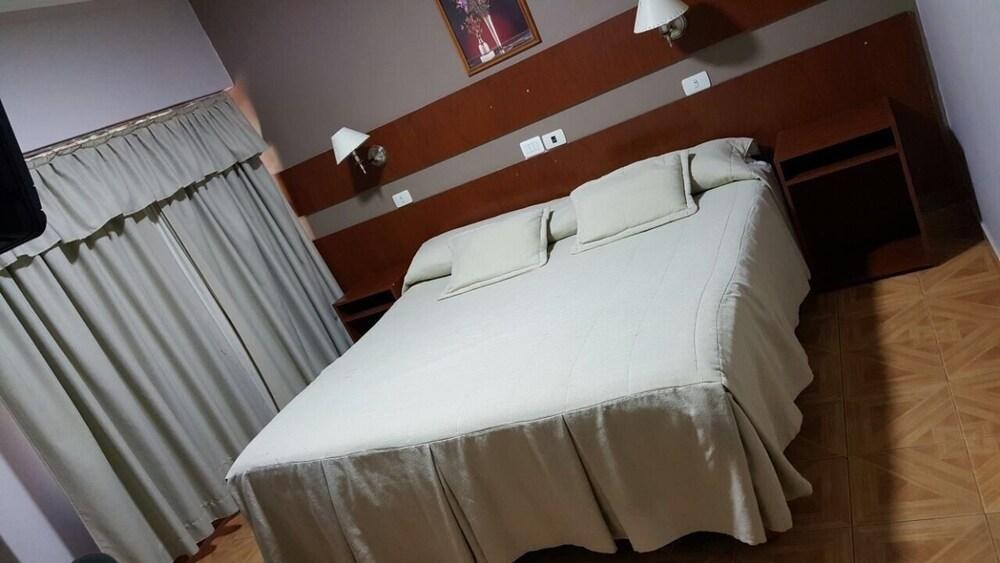 Hotel Tropical photo 2