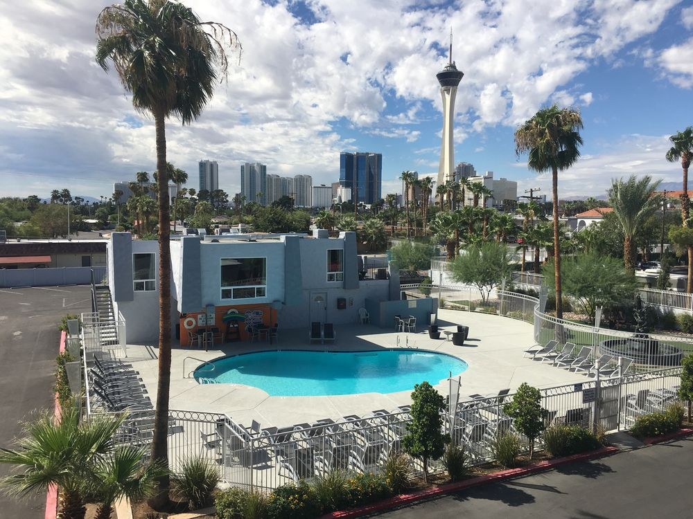 THUNDERBIRD HOTEL