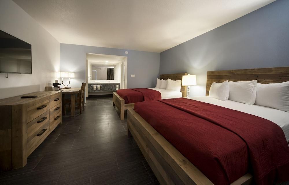 THUNDERBIRD HOTEL photo 2