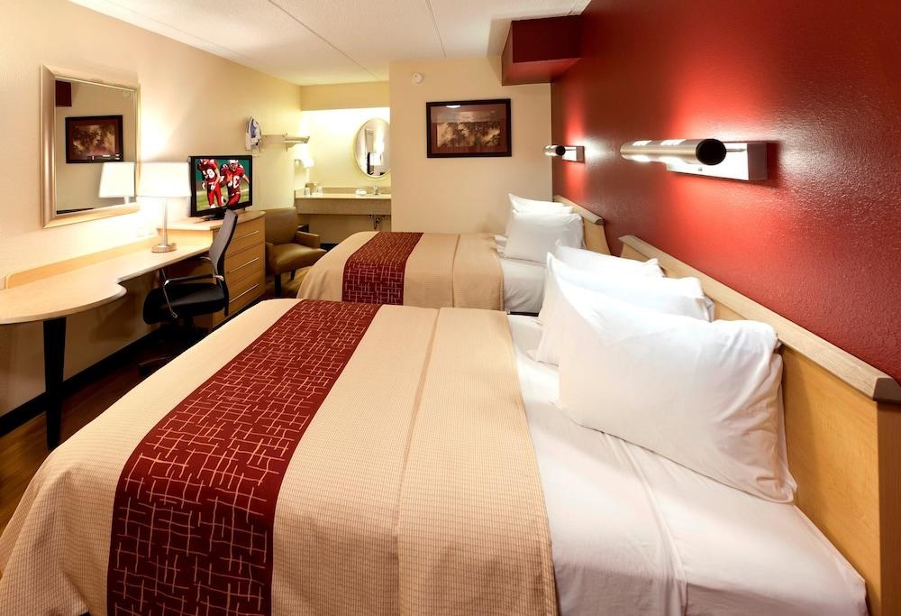 Red Roof Inn Albany Airport photo 2