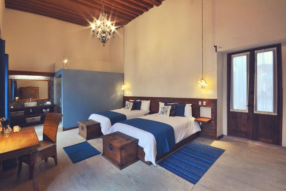 Hotel Boutique Casa Altamira photo 4