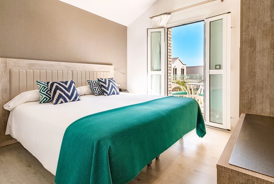 HOTEL LIVVO LOS CALDERONES photo 1