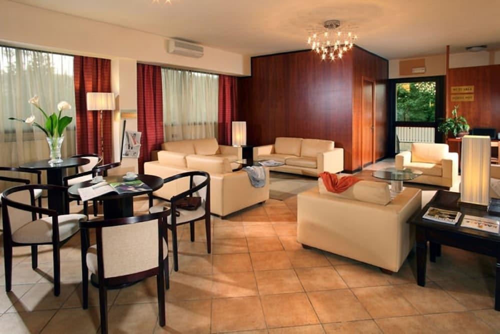 HOTEL CASSIA