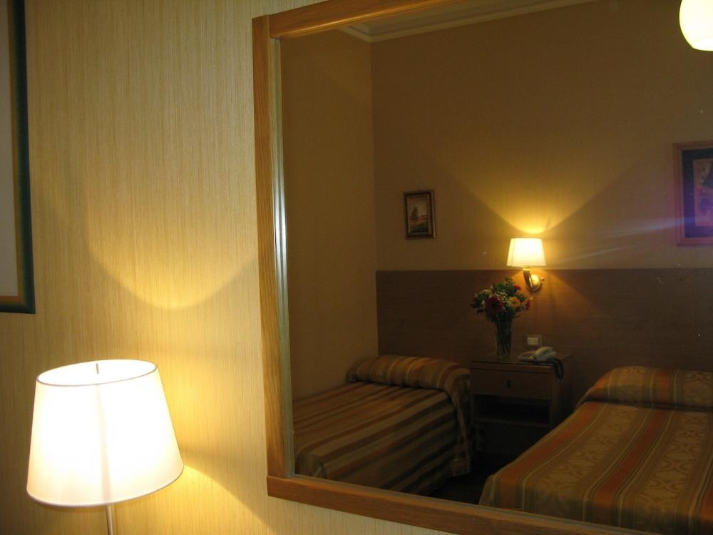 York Hotel photo 2