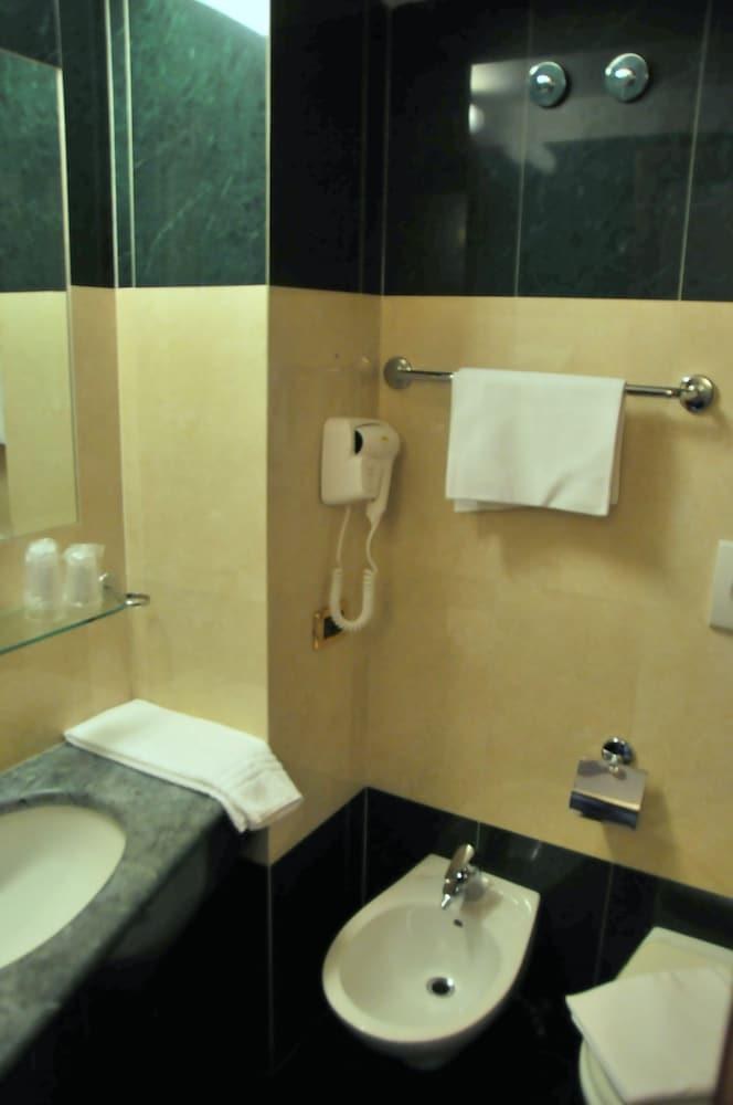 HOTEL GIORGINA photo 2