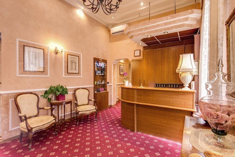 HOTEL MARTINI photo 4