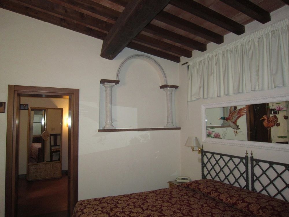 HOTEL CITY photo 2