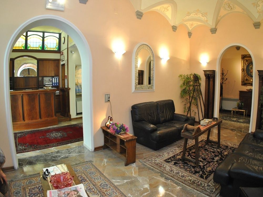HOTEL CITY photo 4