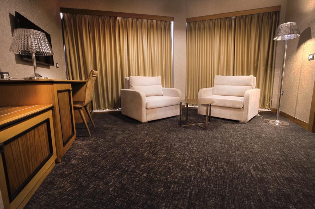 COLOSSEO HOTEL TIRANE photo 2