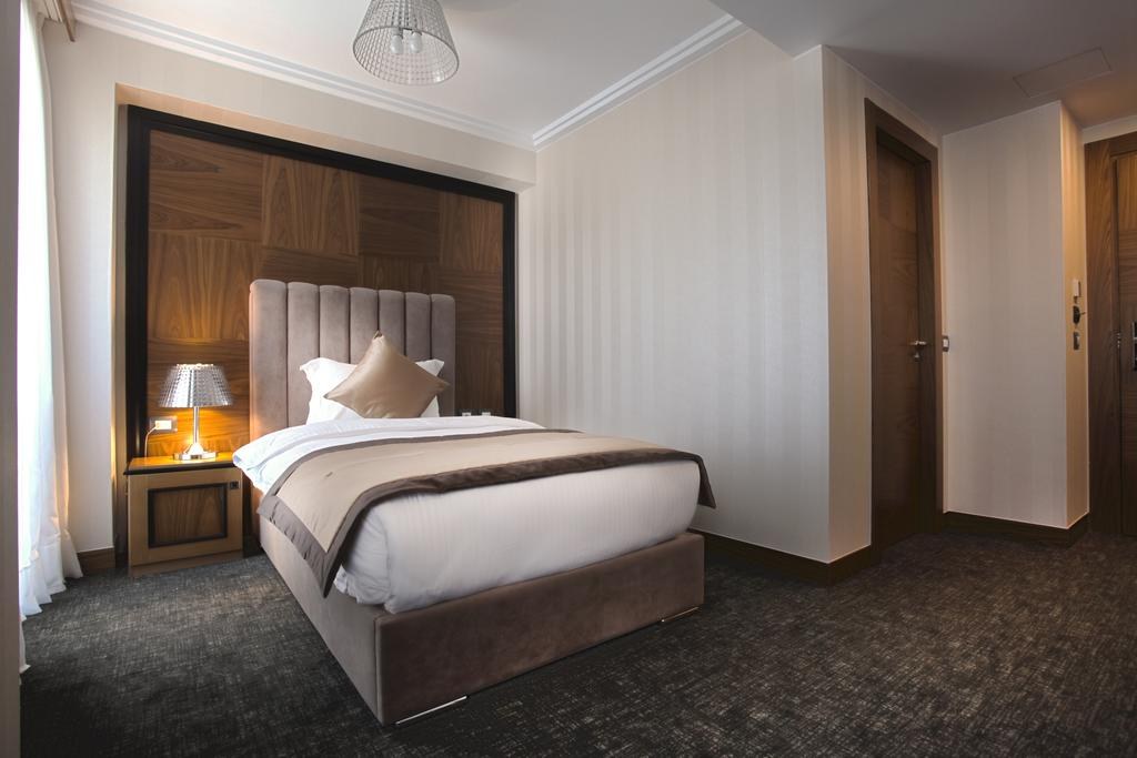 COLOSSEO HOTEL TIRANE photo 3