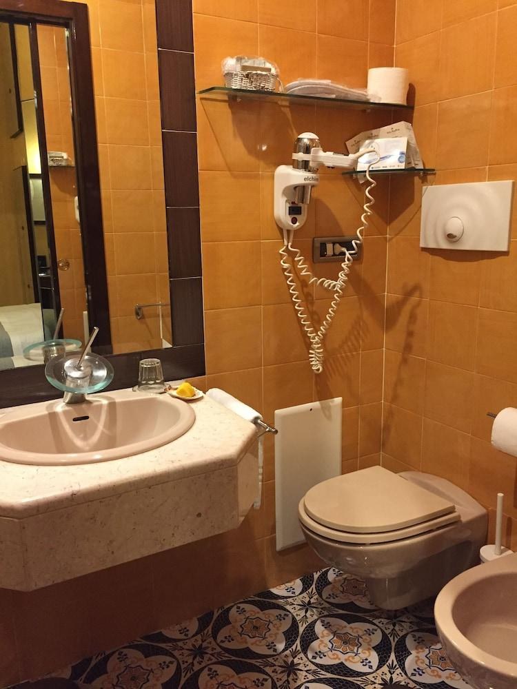 HOTEL MIRAMARE photo 4