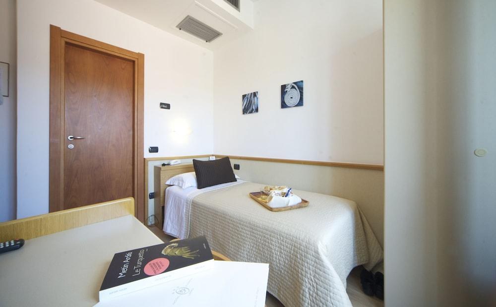 Hotel Florida Lerici photo 4