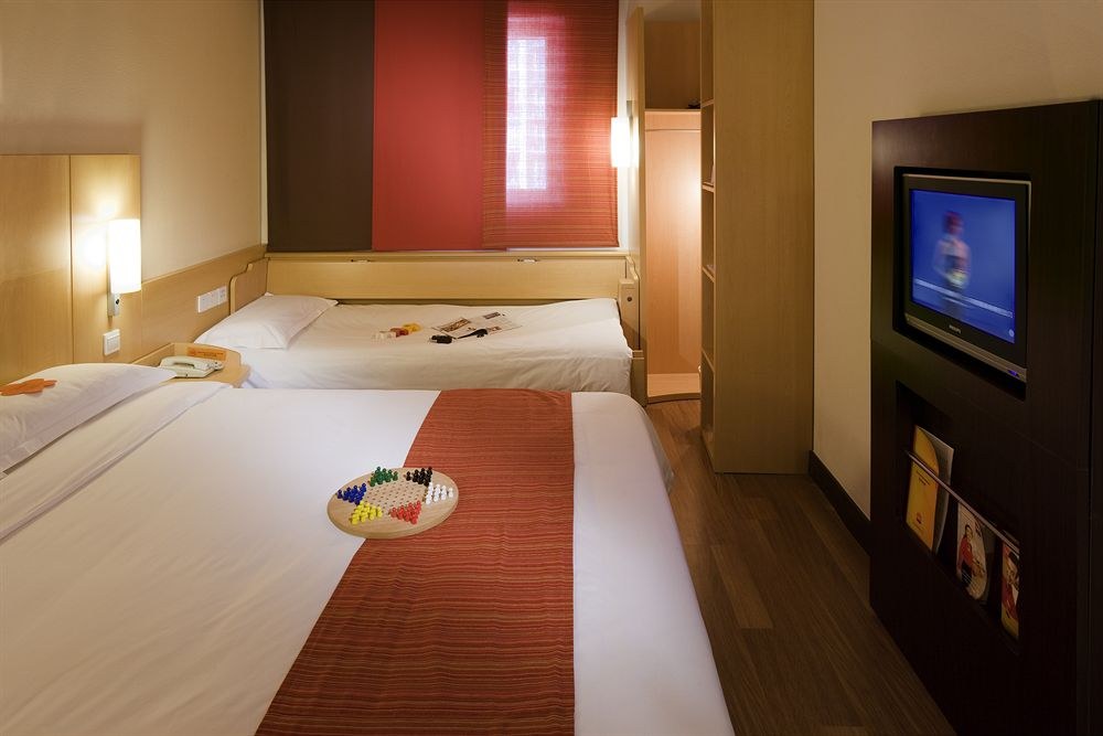 Ibis Beijing Sanyuan photo 3