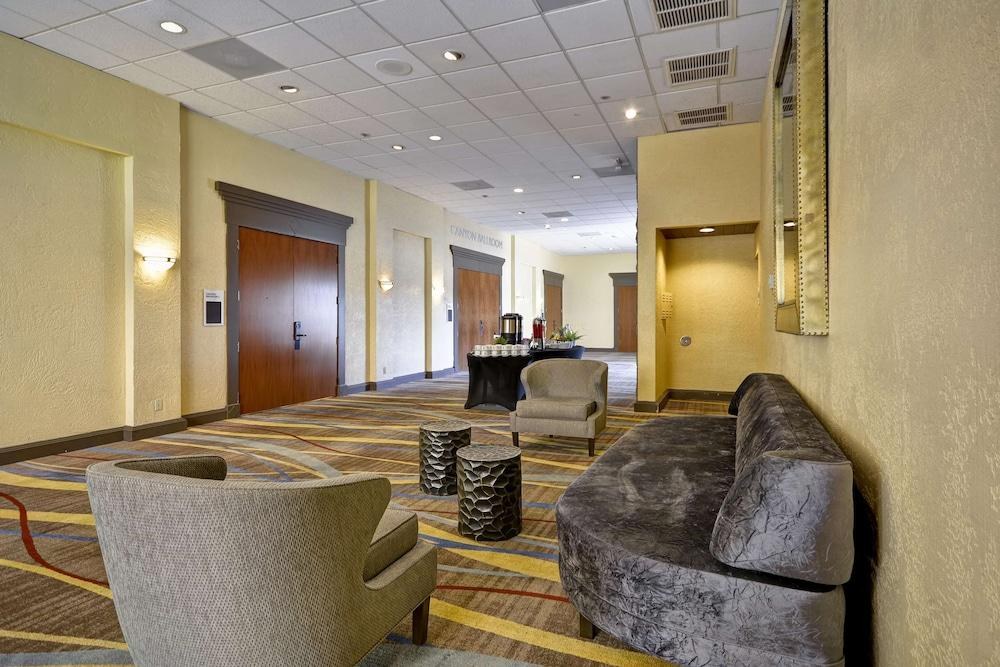 DoubleTree by Hilton Phoenix North photo 2