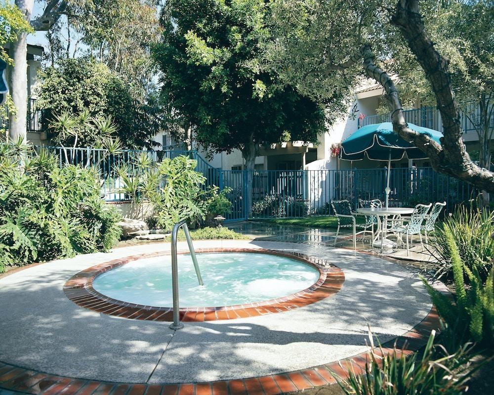 Club Wyndham Dolphin's Cove photo 2