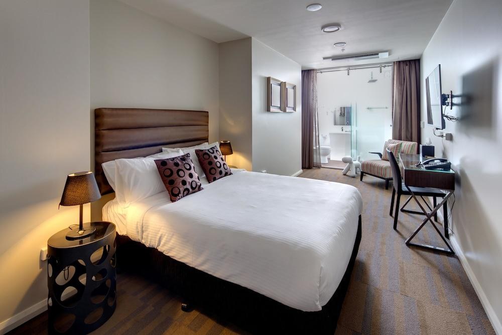 57 Hotel photo 3