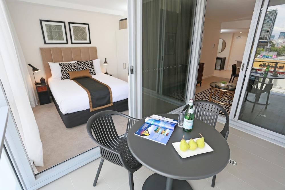 Alex Perry Hotel & Apartments photo 4