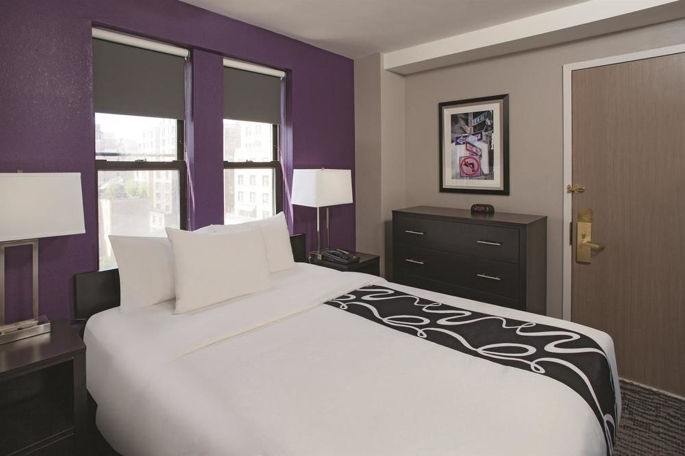 La Quinta Inn & Suites by Wyndham New York City Central Park